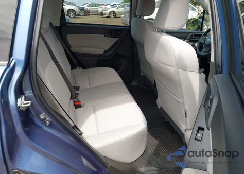 2016 Subaru Forester 2.5I Premium z USA, uszkodzony, nr VIN JF2SJADC8GH463940